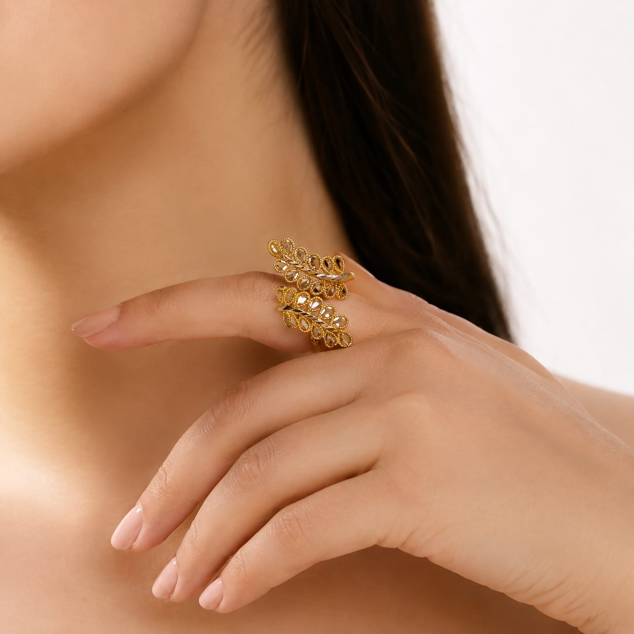 AFAZEEN Luxe Crystal Loop Ring