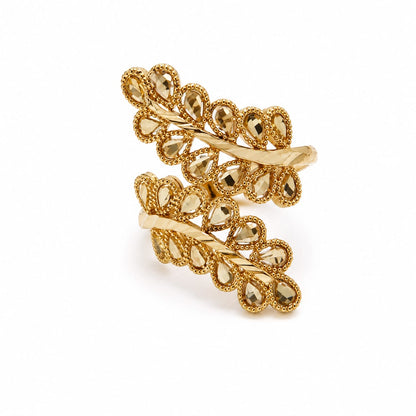 AFAZEEN Luxe Crystal Loop Ring