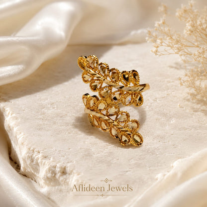 AFAZEEN Luxe Crystal Loop Ring